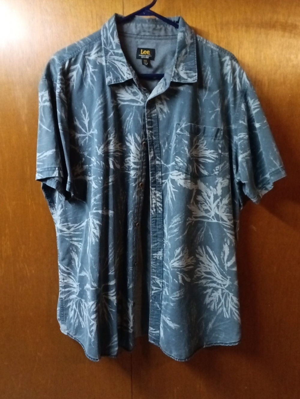 Lee Men's Slate Blue Short Sleeve Tropical Print Button-Down Shirt